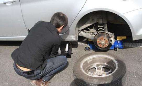 How to change the car wheel tires?